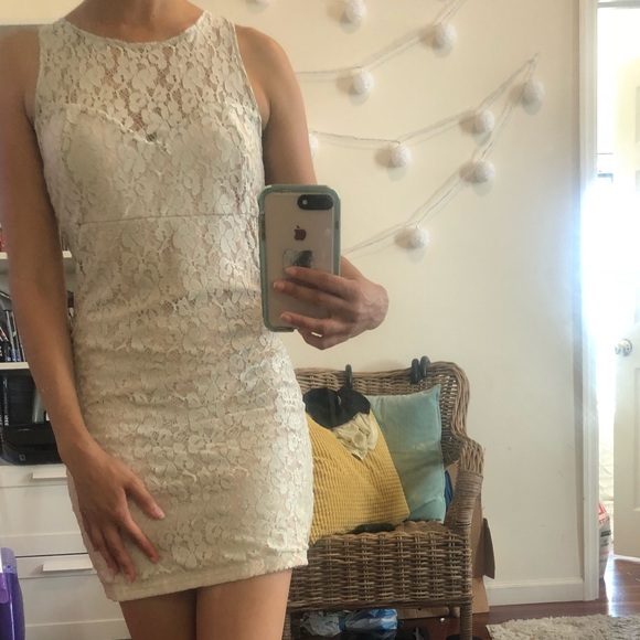 White trimmed lace dress from Macy’s. - Picture 4 of 4